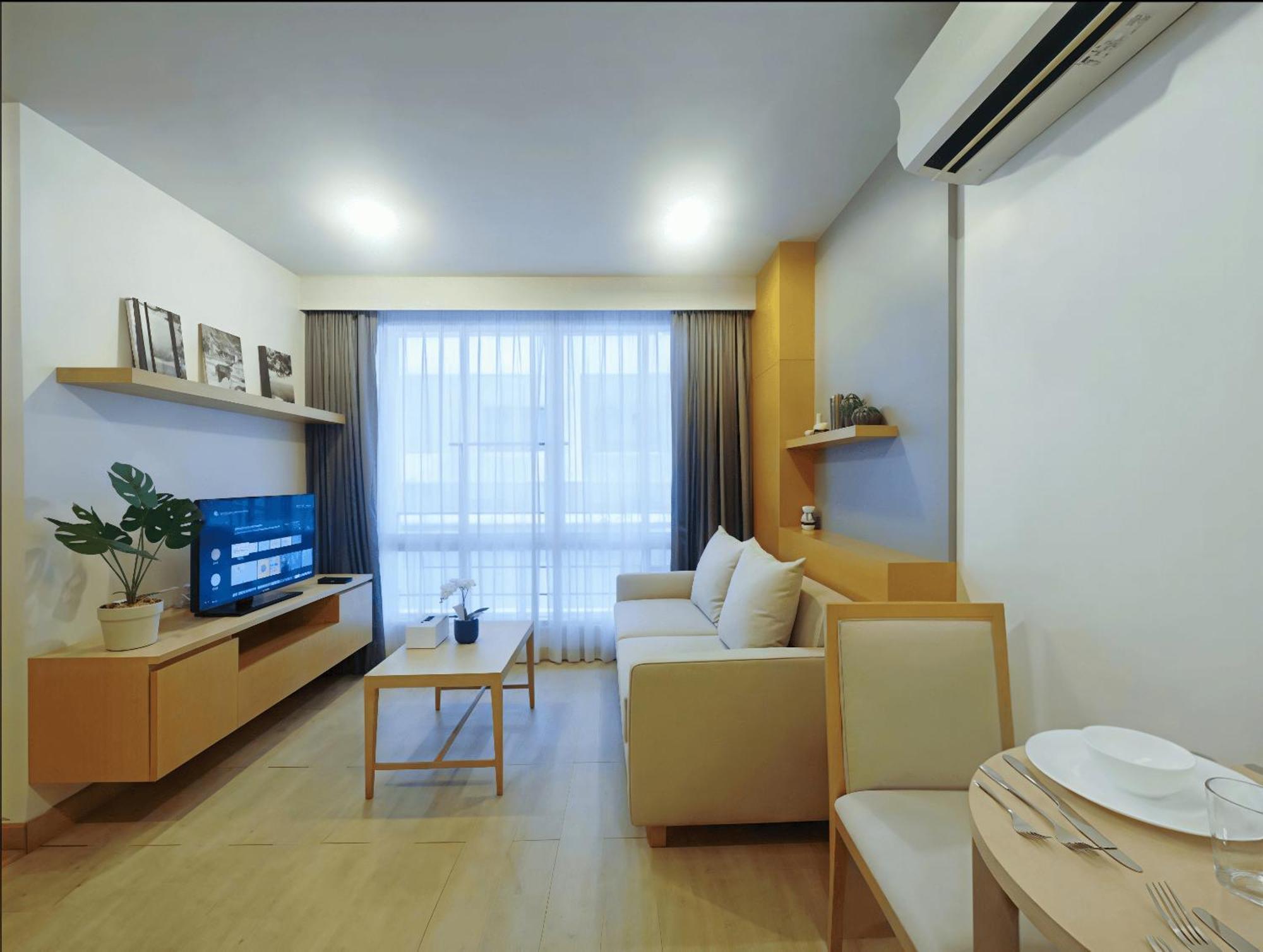One-Bedroom Apartment with Balcony